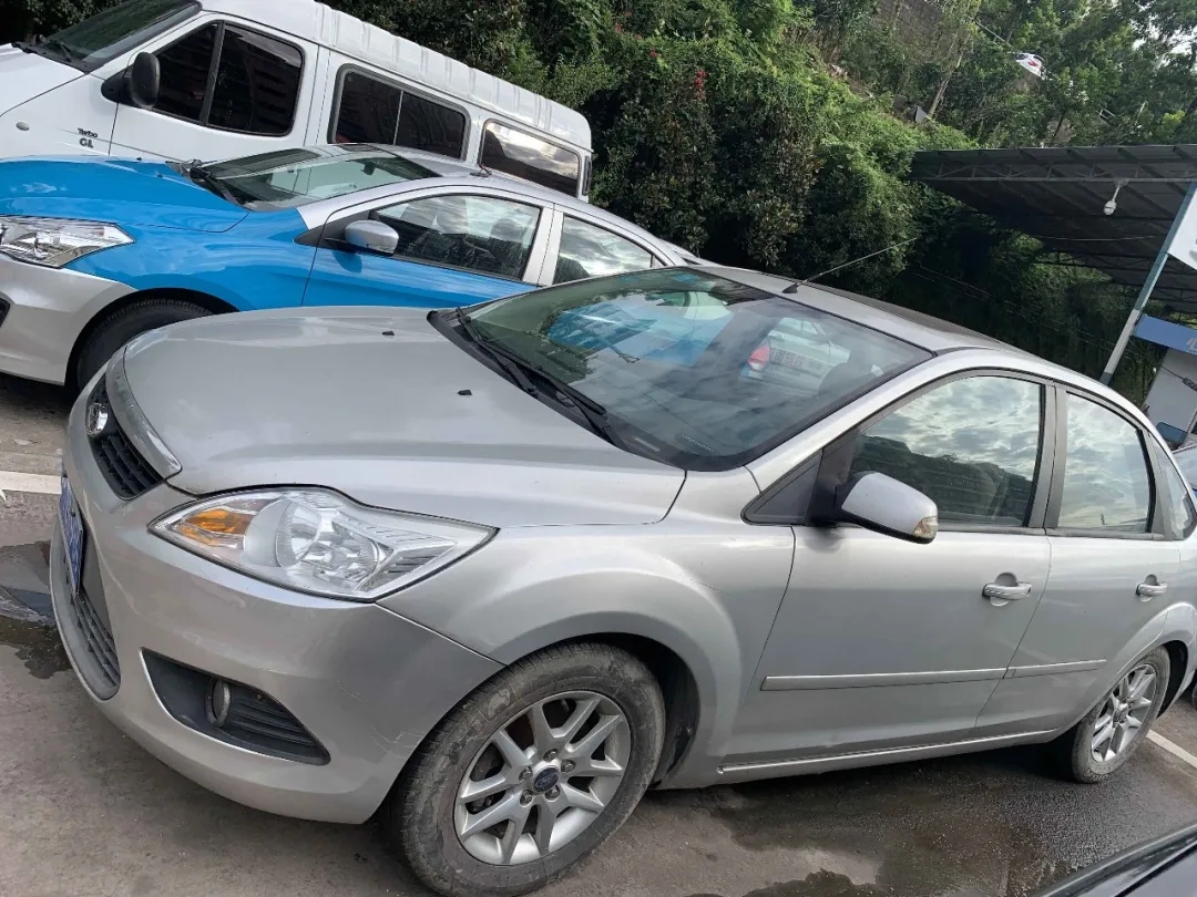 公開拍賣?？怂?、上海別克牌機動車